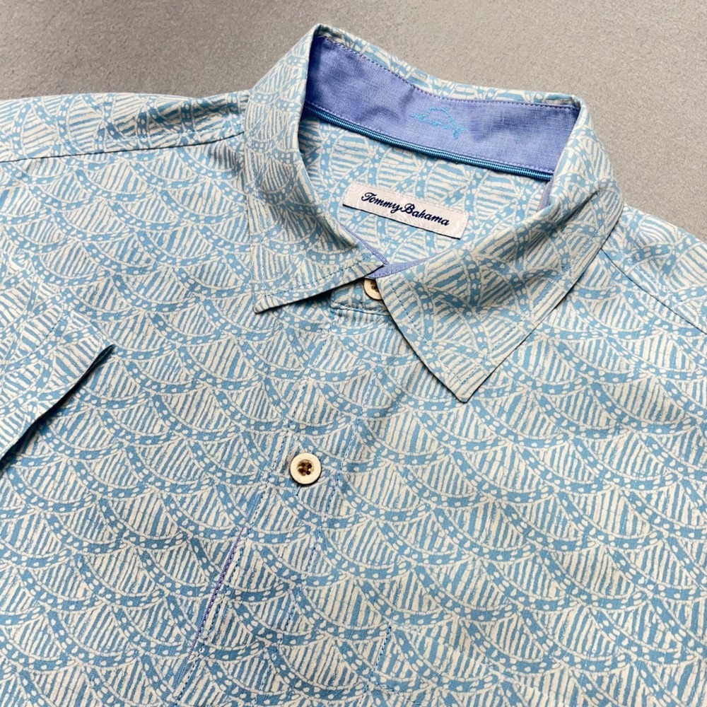 Tommy Bahama IslandZone Mens Large Short Sleeve Button Down Shirt Blue Geometric